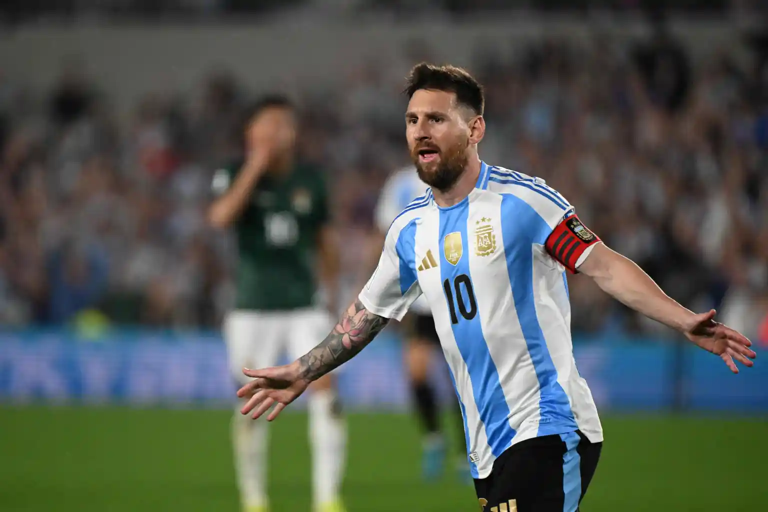 Messi iguala otro récord de Cristiano Ronaldo tras su último triplete con Argentina