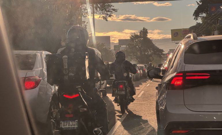 Emergencia vial: PMT ajustará reversibles ante colapso en la Roosevelt.