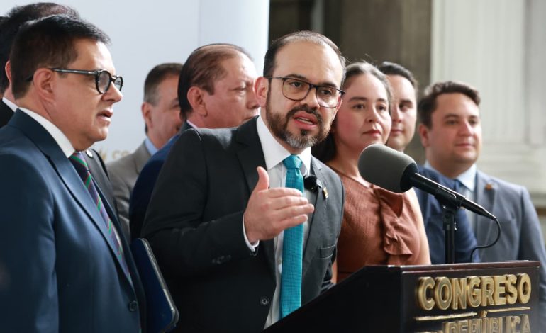 ¡CONGRESO BAJO PRESIÓN!