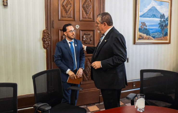 ARÉVALO RESPONDE JUAN MANUEL ASTURIAS