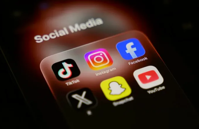 ¡FRANCIA PROHÍBE REDES A MENORES DE 15 AÑOS!