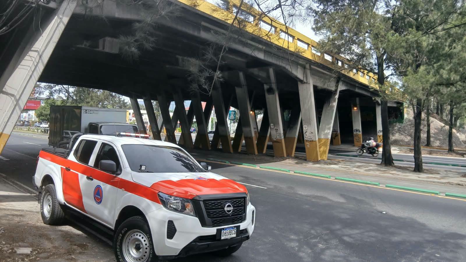 Conred detecta daño estructural severo en el puente del Periférico y pide limitar el tráfico de inmediato