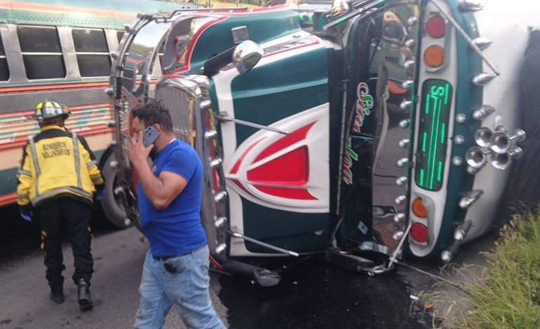 ¡FUERTE ACCIDENTE  DE BUS EN LA RUTA INTERAMERICANA!